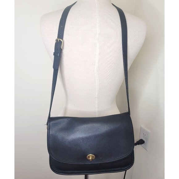 Coach Handbags - VTG Coach Leather Crossbody City Bag 9790 Adjustable Strap Turnlock Brass